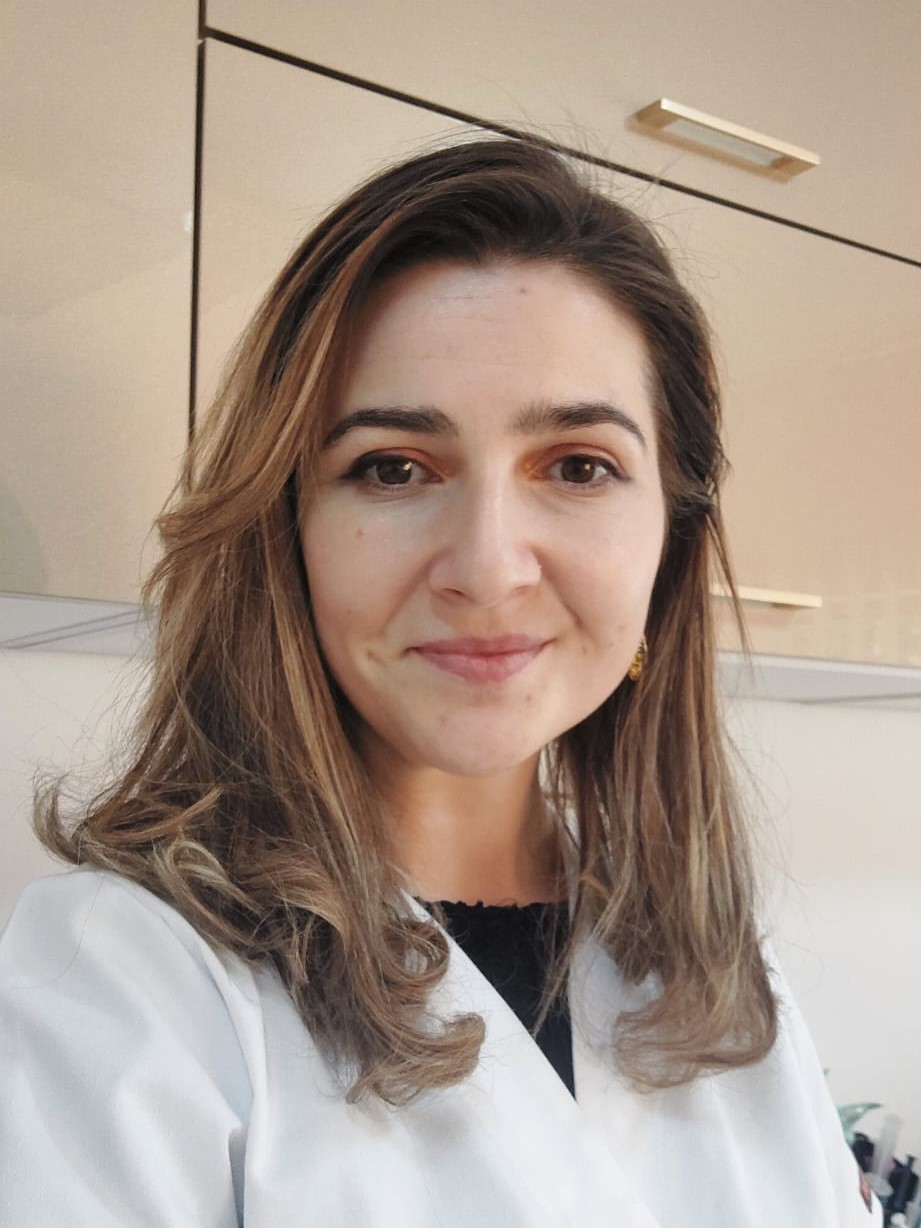 Văduva Daniela - Medic dentist